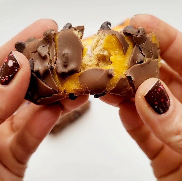 Battle Bites Jaffa Bake - podwójny baton białkowy z pomarańczowym toffee, karmelem i czekoladą - Image 7