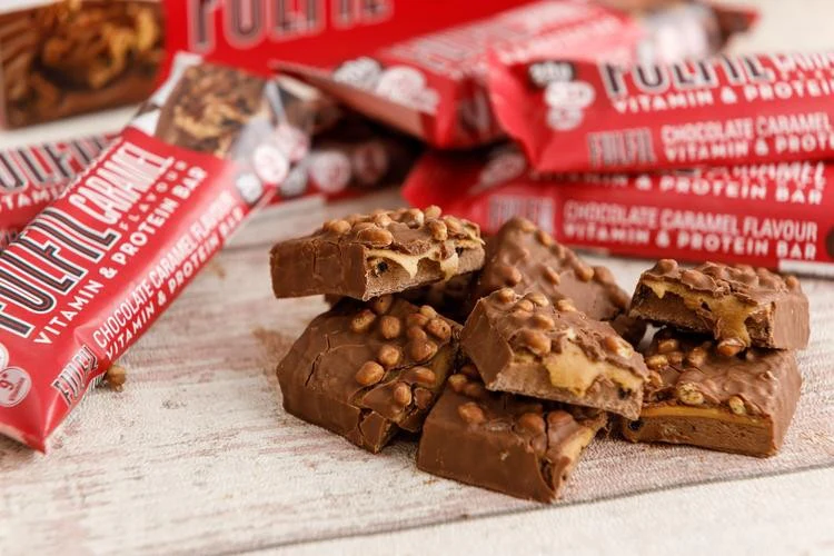 Fulfil Chocolate & Caramel baton proteinowy z witaminami - Image 3