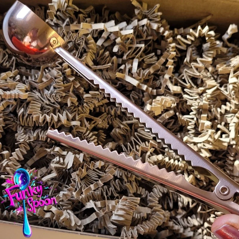 Funky Spoon grawerowana łyżeczka miarowa z klamrą uszczelniającą, Rose Gold - Image 3