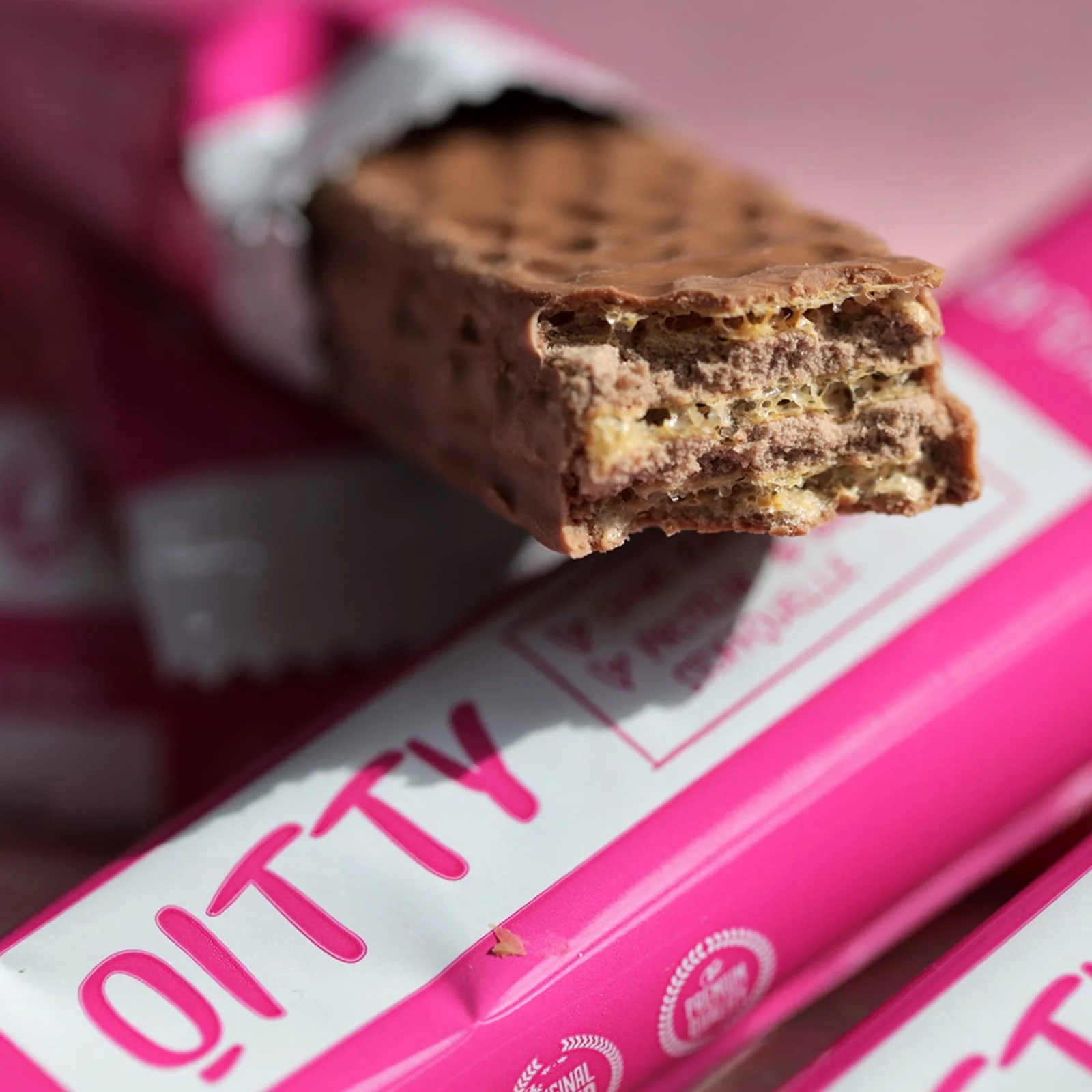GymQueen Qitty - proteinowy wafelek w mlecznej czekoladzie - Image 3