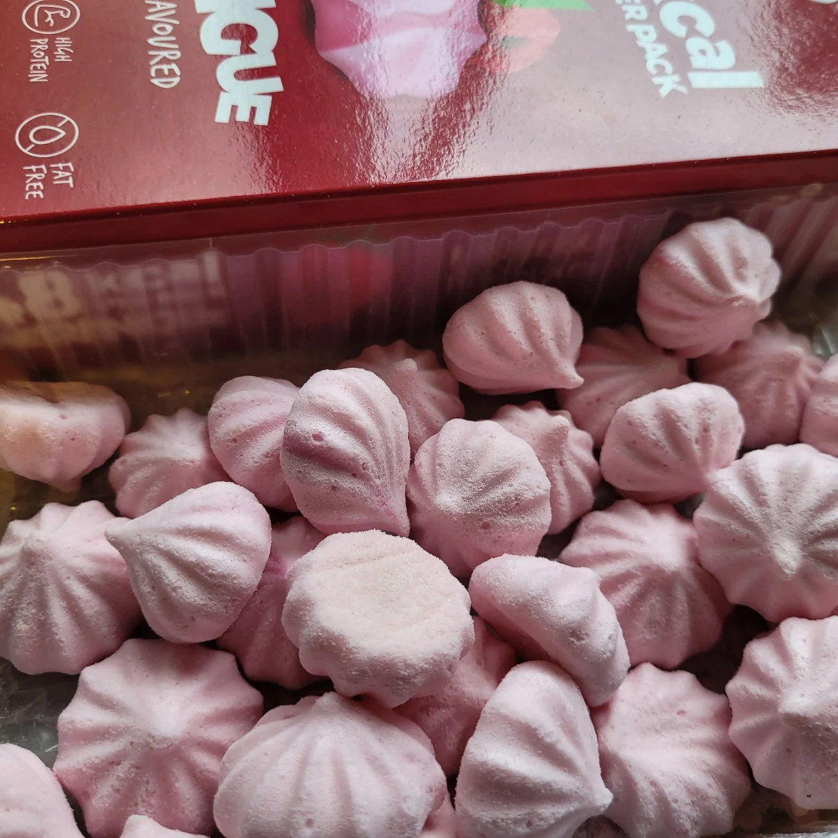 Locco Meringue Raspberry 1kcal - bezy bez cukru ze stewią i erytrytolem, 1kcal w sztuce, Malina - Image 4
