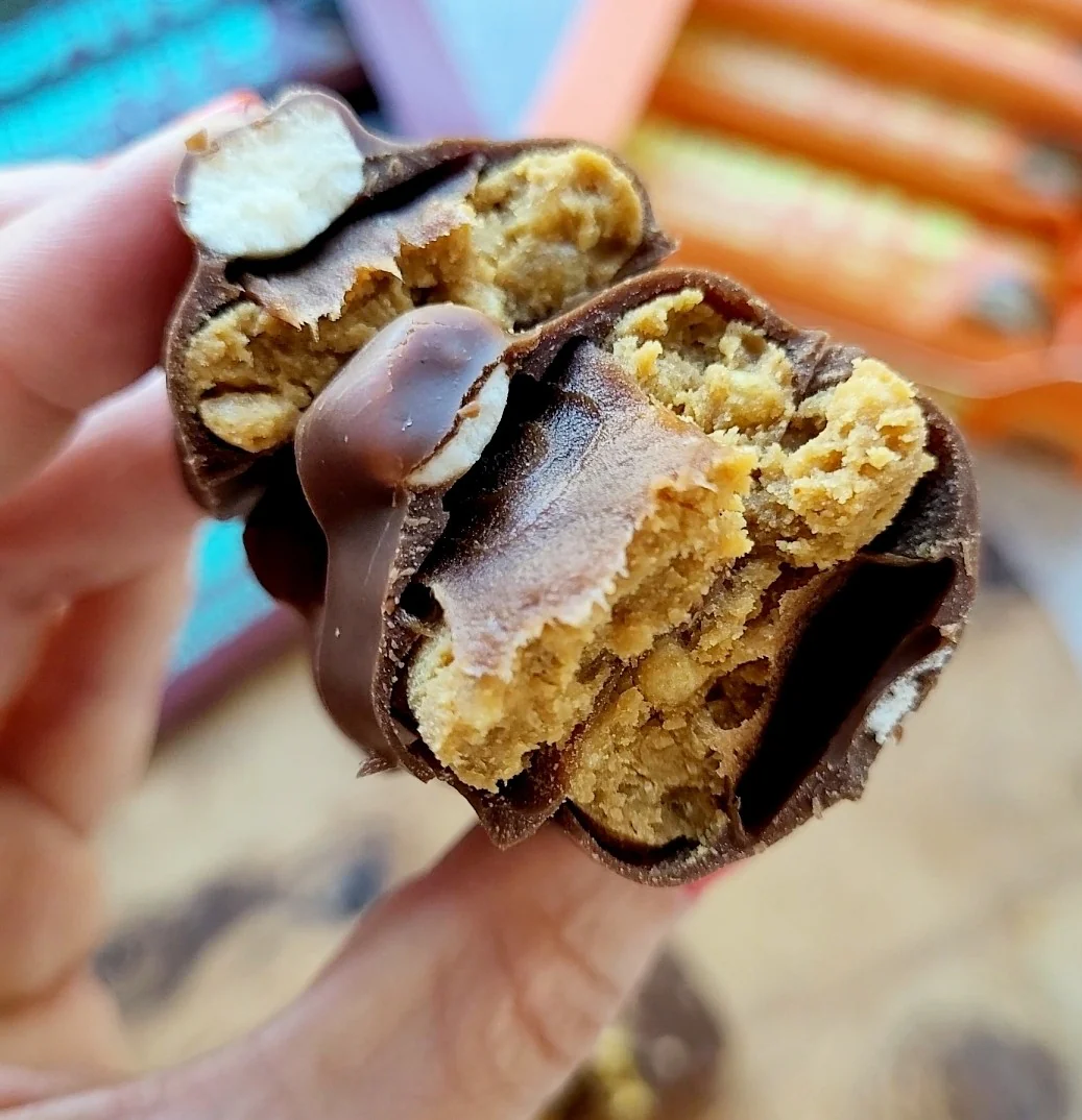 Misfits Plant Milk Chocolate & S'mores - wegański baton proteinowy ze stewią - Image 5