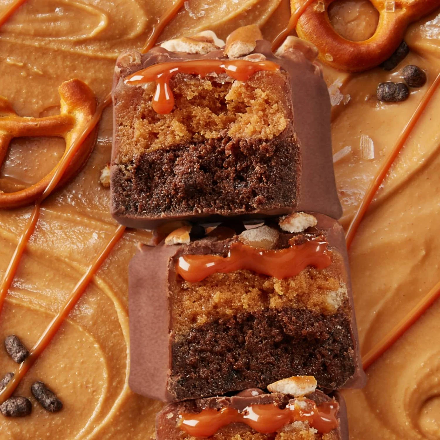 MyProtein 6 Layer Chocolate Peanut Pretzel - sześciowarstwowy baton białkowy z precelkami w polewie czekoladowej - Image 3