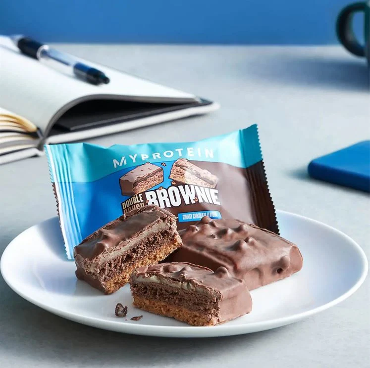 MyProtein Double Dough Brownie Chunky Chocolate - proteinowe ciastko z ciemną i mleczną czekoladą i karmelem - Image 3