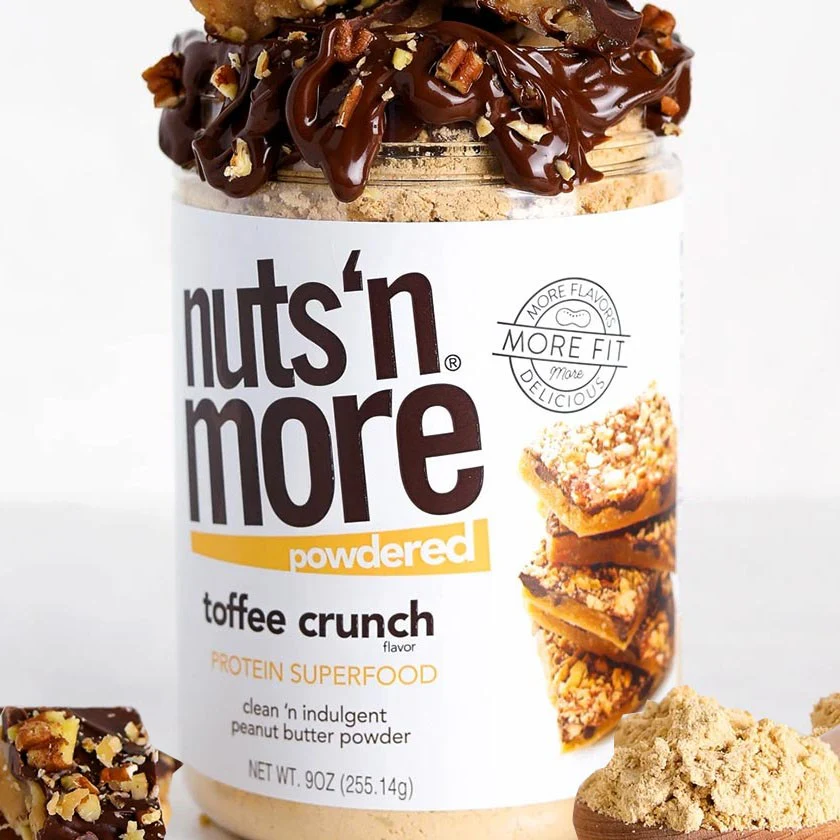Nuts 'N More Peanut Powder Toffee Crunch - masło orzechowe w proszku z ksylitolem - Image 2