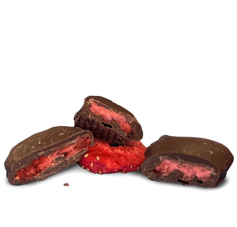 RAW Cocoa Keto Strawberries in Dark Chocolate - truskawki w ciemnej czekoladzie bez dodatku cukru słodzonej erytrolem - Image 3