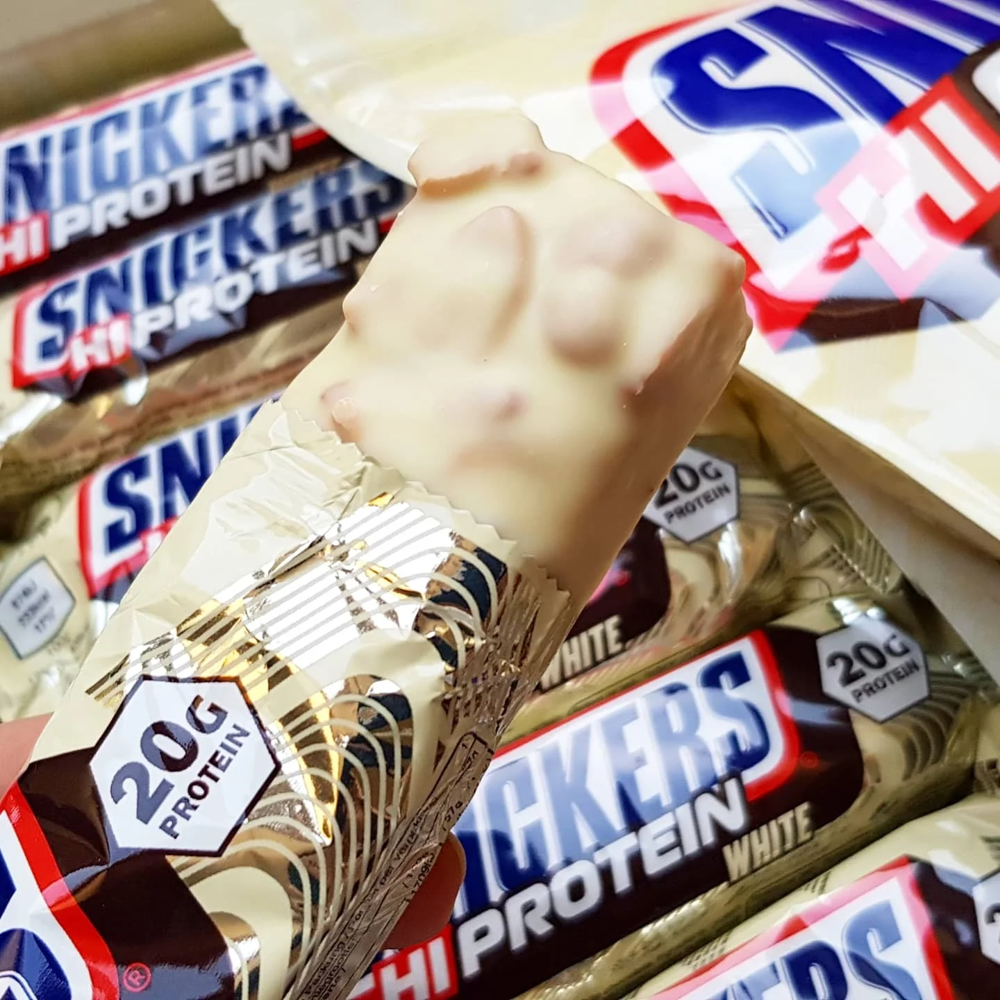 Snickers Hi-Protein White - baton białkowy 20g białka, Biała Czekolada, Karmel & Masło Orzechowe - Image 3