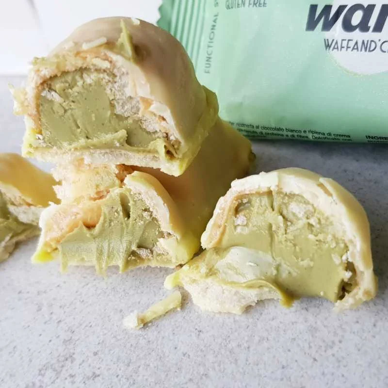Wana WafAnd'Cream White Chocolate Pistachio Cream - bezglutenowy wafelek w czekoladzie z kremem proteinowym 14g białka - Image 6