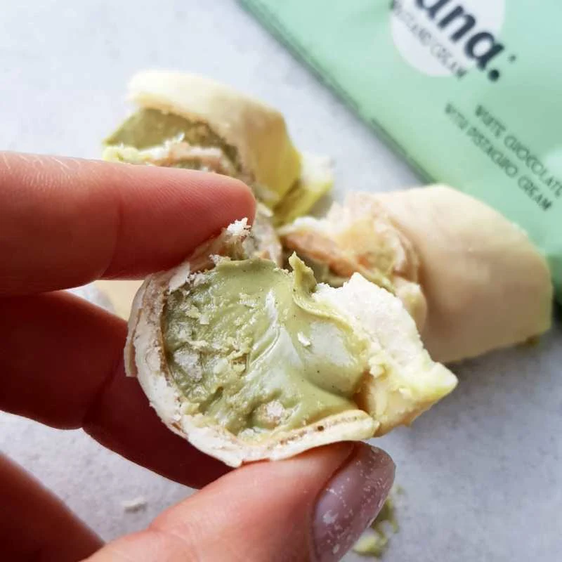 Wana WafAnd'Cream White Chocolate Pistachio Cream - bezglutenowy wafelek w czekoladzie z kremem proteinowym 14g białka - Image 7
