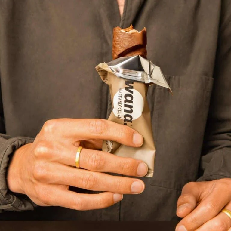 Wana WaffAnd'Cream Cocoa, Hazelnut & Gianduia - bezglutenowy wafelek w czekoladzie z kremem proteinowym 14g białka - Image 3