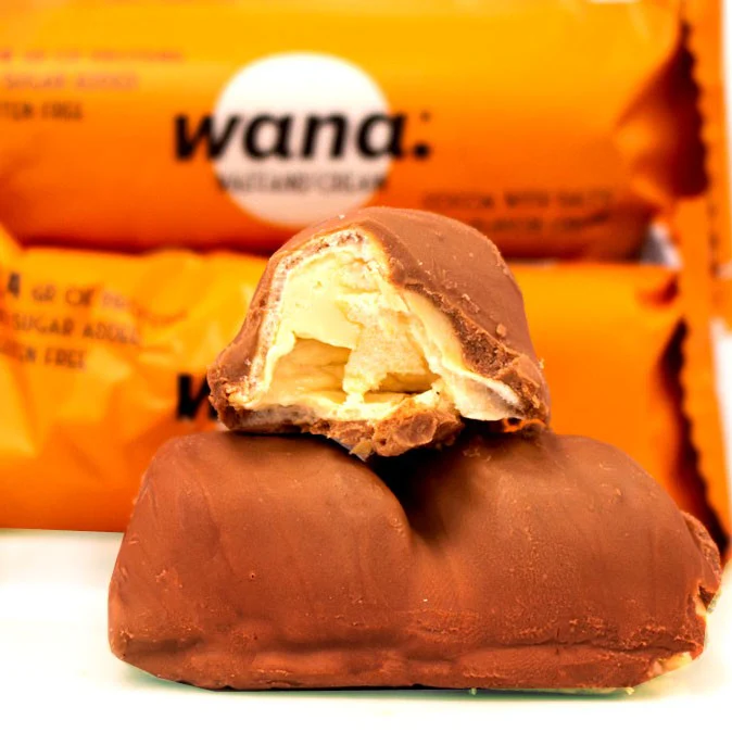 Wana WaffAnd'Cream Cocoa & Salty Caramel - bezglutenowy wafelek w czekoladzie z kremem proteinowym 14g białka - Image 2